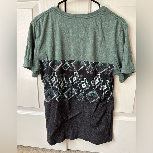 On the Byas by PacSun Tshirt - Picture 2 of 3